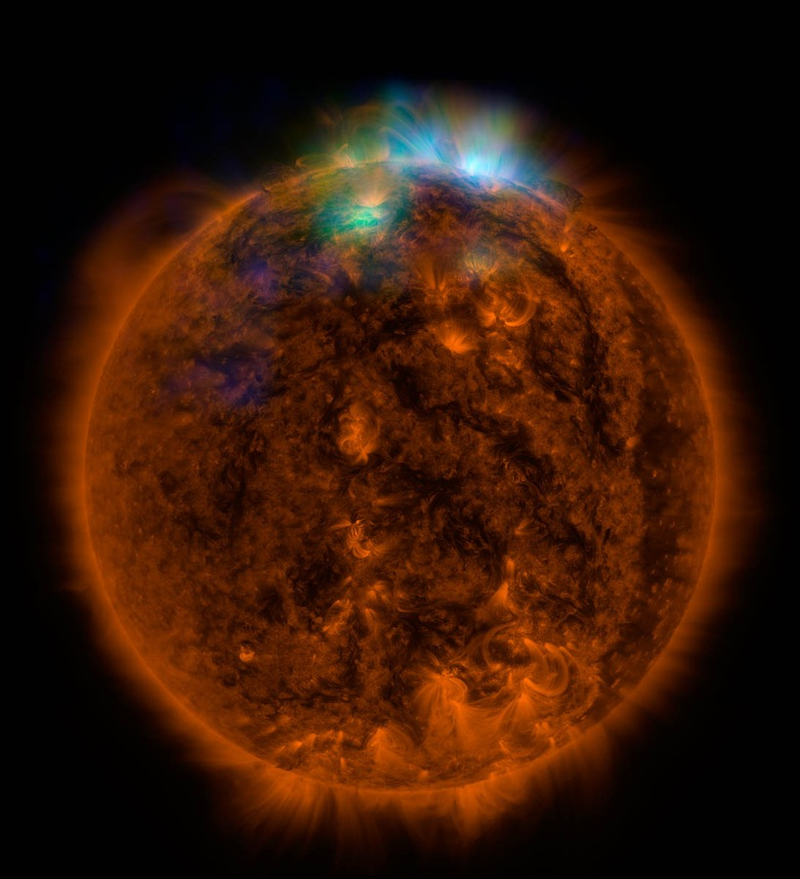 Illustration for article titled Behold Your Next Desktop Wallpaper: NuSTAR's First Picture Of The Sun
